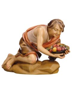 700023 Hirte kniend mit Obst